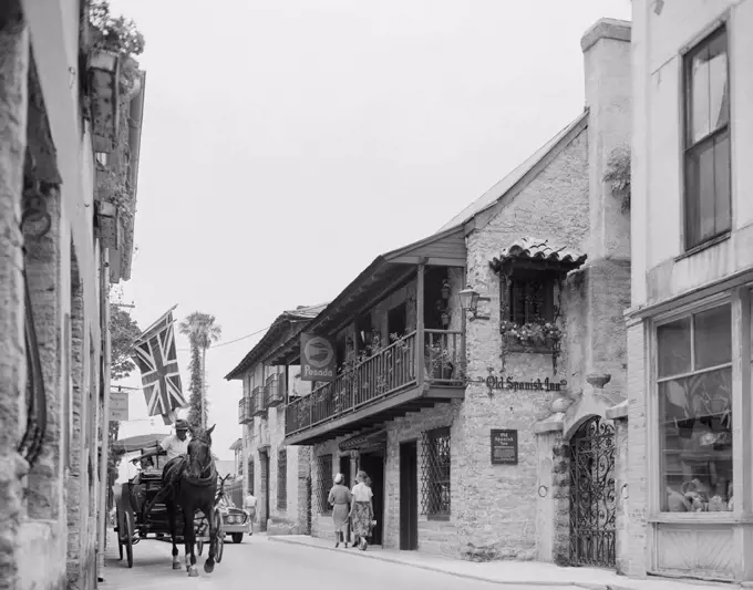 USA, Florida, St. Augustine, Old Spanish Inn on St. George Street, oldest business street in USA
