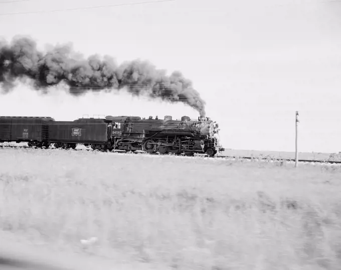 USA, Arkansas, steam train heading towards Little Rock
