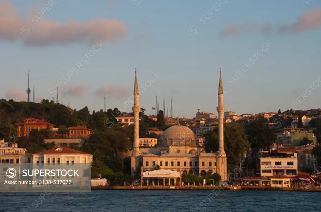 Mosque at the waterfront, Beylerbeyi Mosque, Istanbul, Turkey