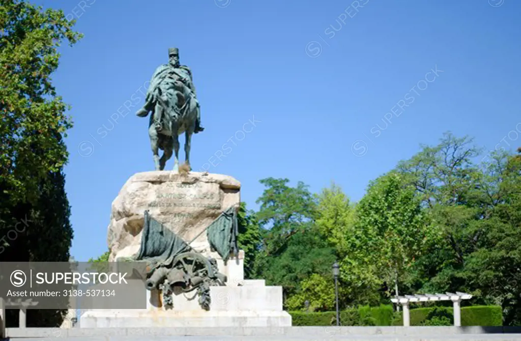 Spain, Madrid, Statue of Gen, Arsenio Martinez-Campos, Park Buen Retiro