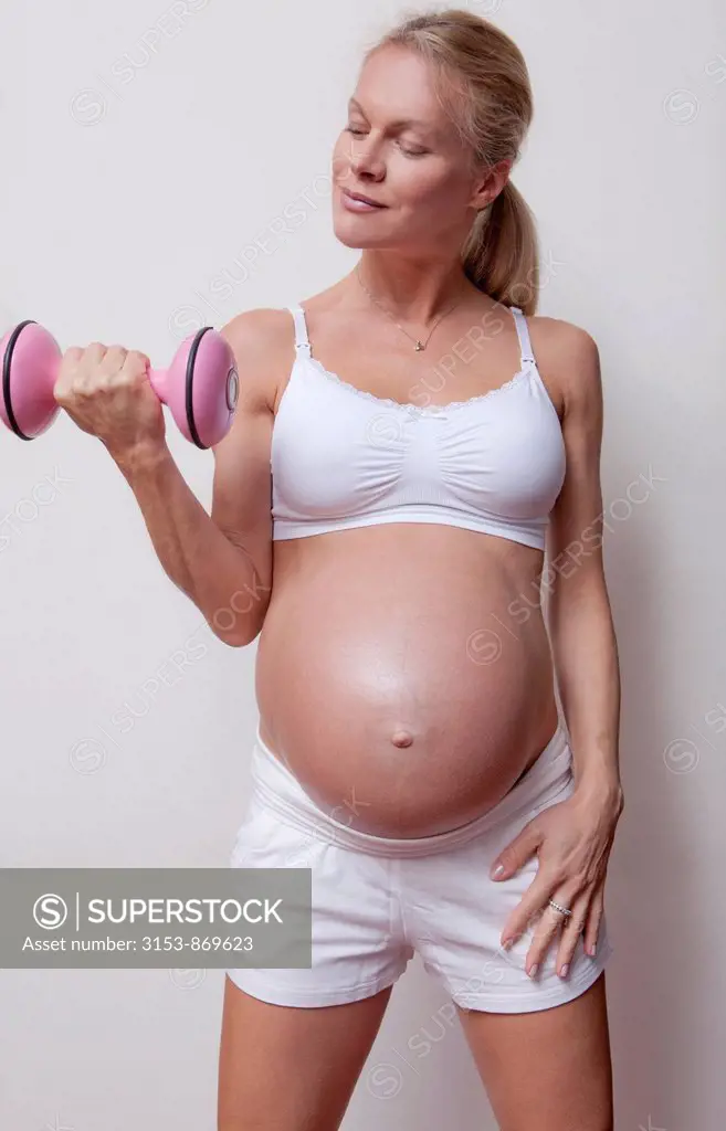 pregnant woman with weight