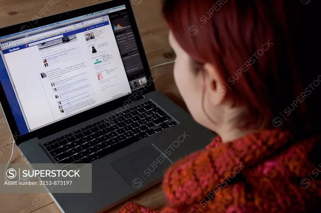 woman with laptop