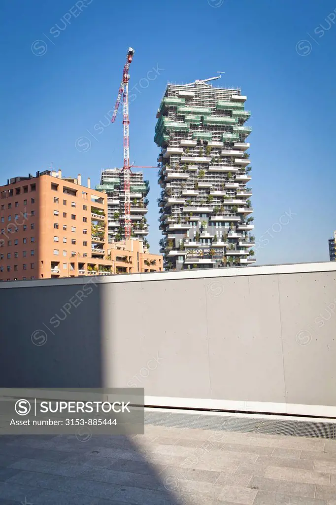 bosco verticale, residential towers of 111 meters and 78 meters designed by boeri studio, porta nuova project, business center of milan