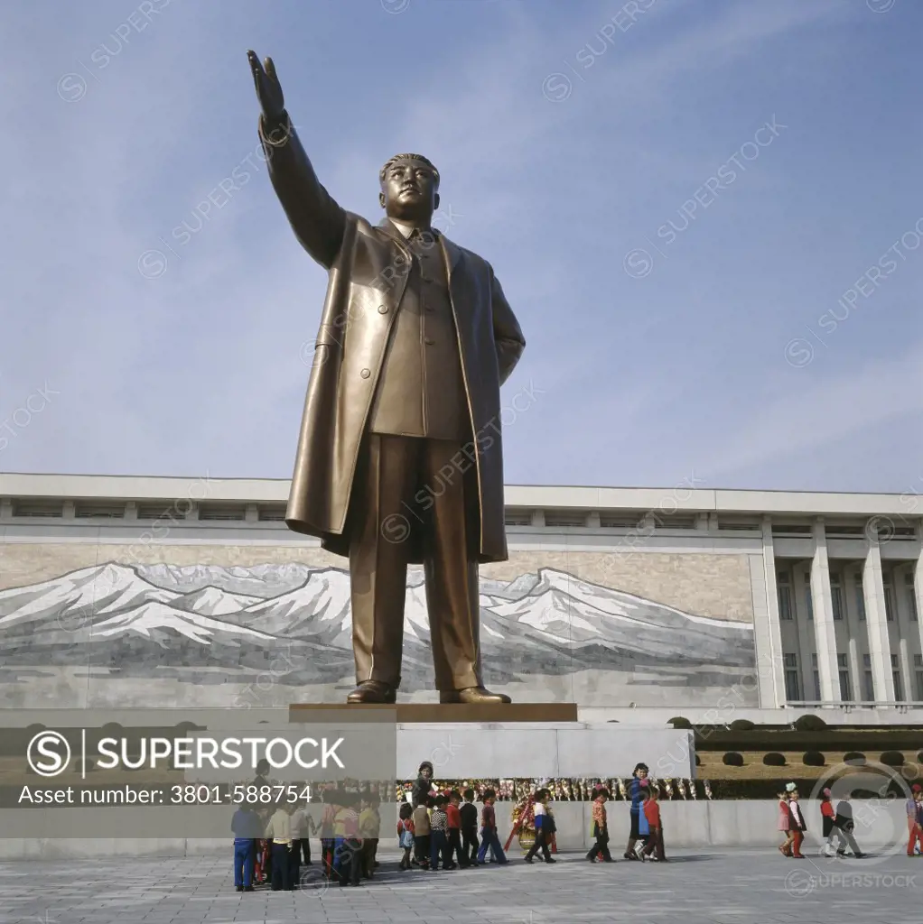 Kim Il Sung Statue Pyongyang North Korea