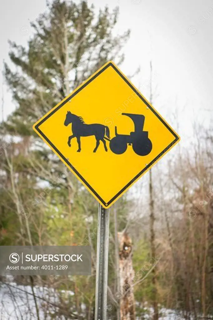 Amish horse and buggy crossing sign