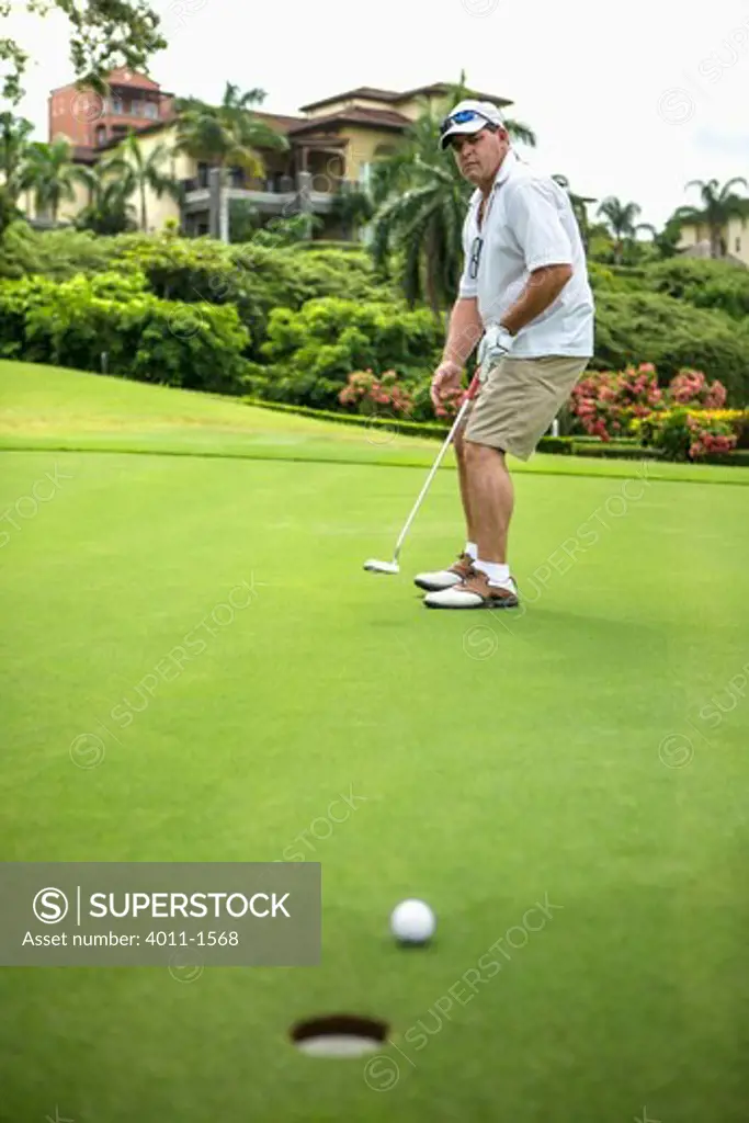 Costa Rica, Golfer playing