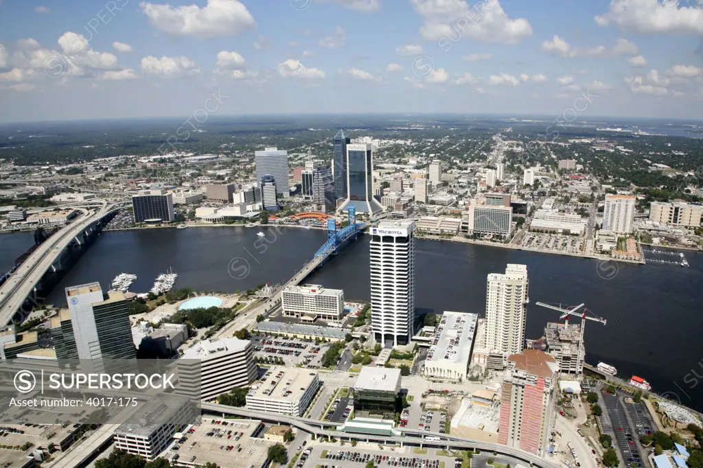 USA,   Florida,   Jacksonville,   Cityscape over Saint John's River