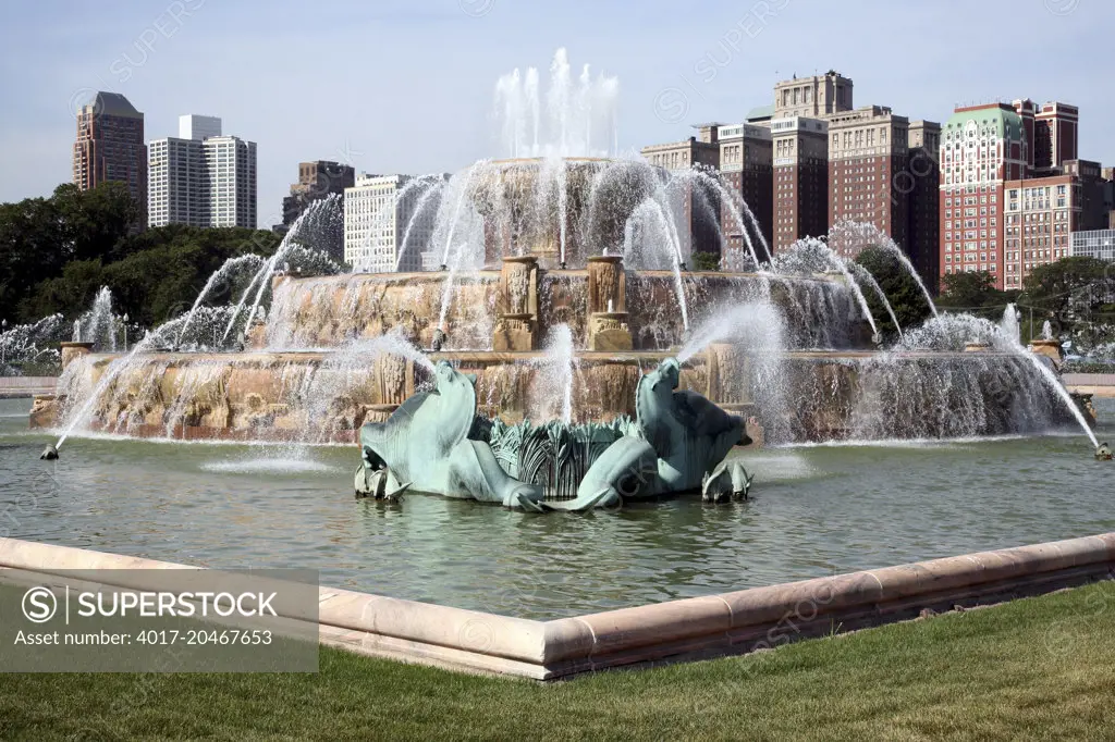 Buckingham Fountain in Grant Park near Downtown Chicago