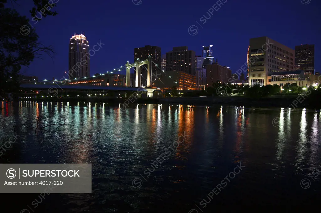 USA,   Minnesota,   Minneapolis,   Hennepin Avenue Bridge over Mississippi River