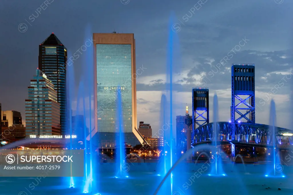 Fountain with skyscrapers in the background, Friendship Fountain, Main Street Bridge, St. John's River, Jacksonville, Florida, USA