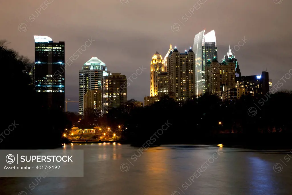 Midtown Atlanta skyline from Lake Clara Meer in Piedmont Park, Atlanta, Georgia, USA