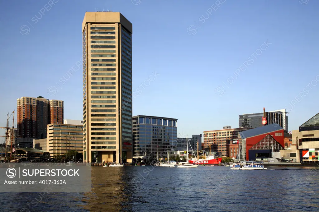 USA,   Maryland,   Baltimore,   Inner Harbor,   National Aquarium and World Trade Center,   skyline