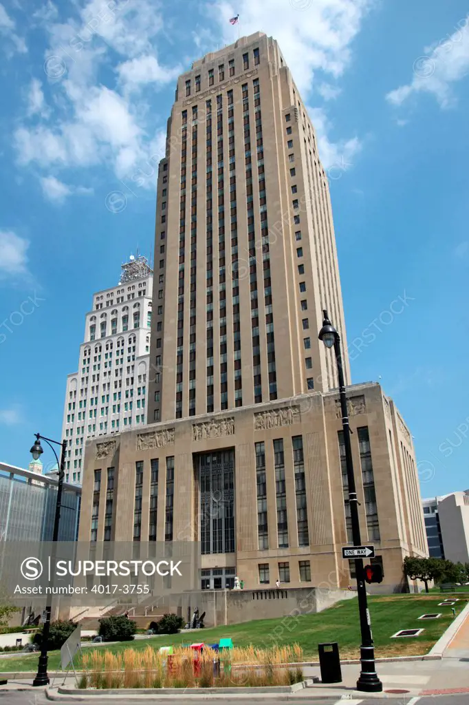 USA, Missouri, Kansas City, City Hall Building is 30 story art deco tower