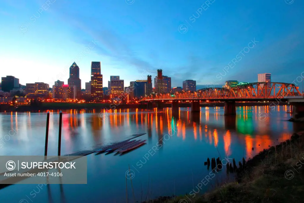 Hawthorne Birdge over the Willamette River at dusk in Downtown Portland in the Pacific Northwest