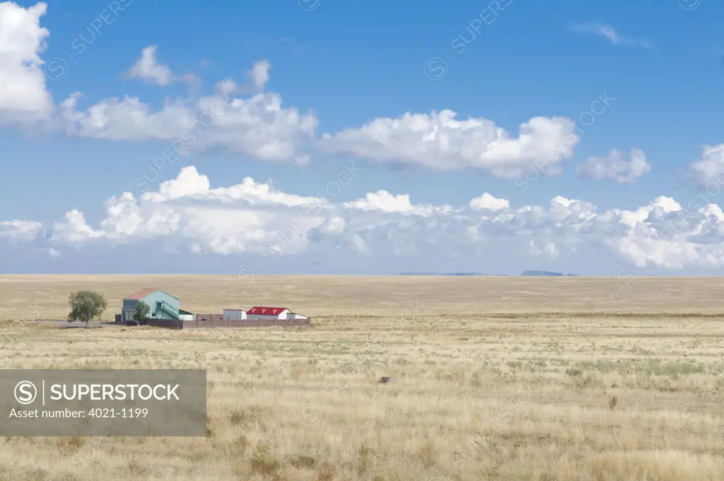Kazakhstan, Tamagaly Das, Farm in steppe