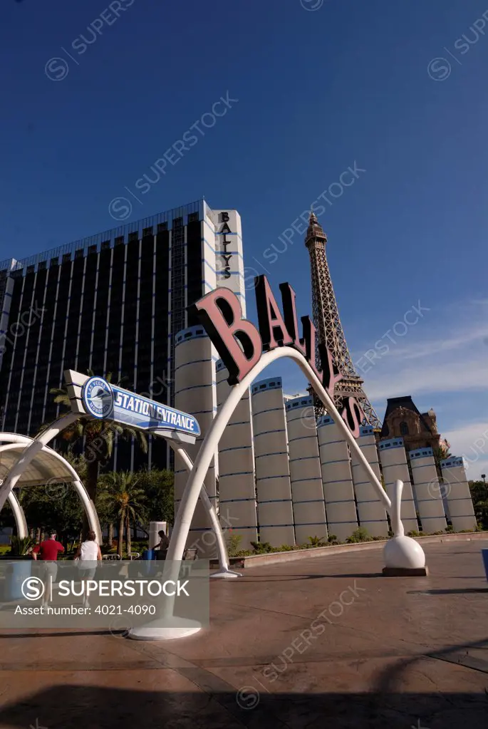 Hotel and casino in a city, Bally's Las Vegas, Paris Las Vegas, Replica Eiffel Tower, Las Vegas, Nevada, USA