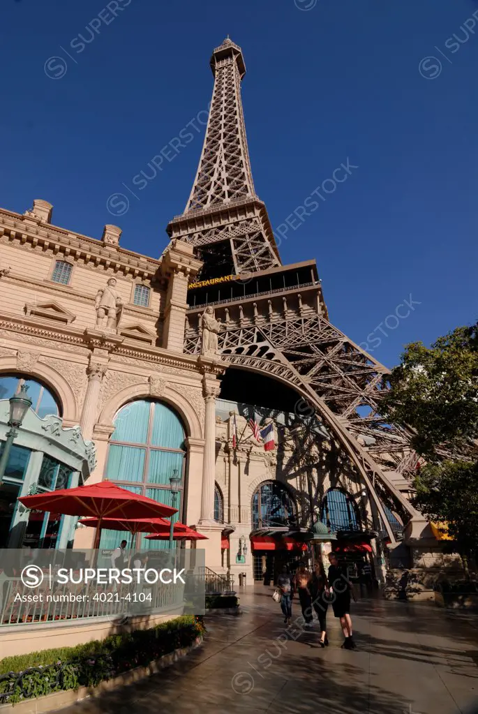 Hotel and casino in a city, Paris Las Vegas, Replica Eiffel Tower, Las Vegas, Nevada, USA