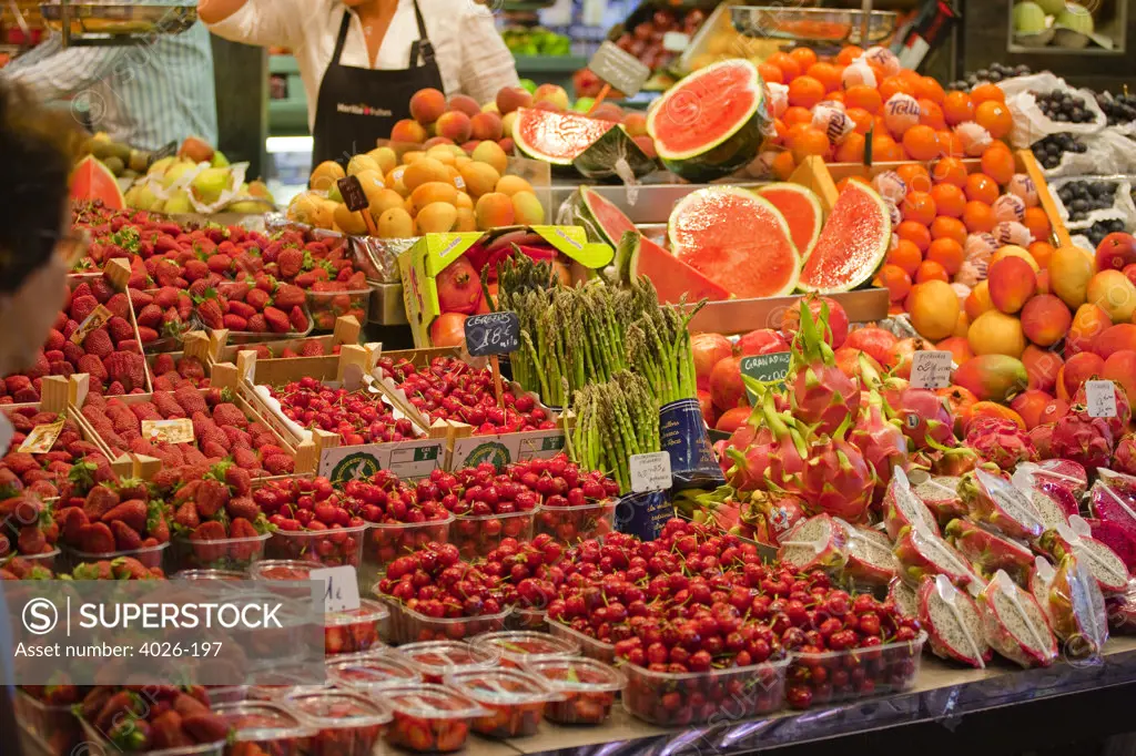 Spain, Catalonia, Barcelona, Fruit stall at La Boqueria Market