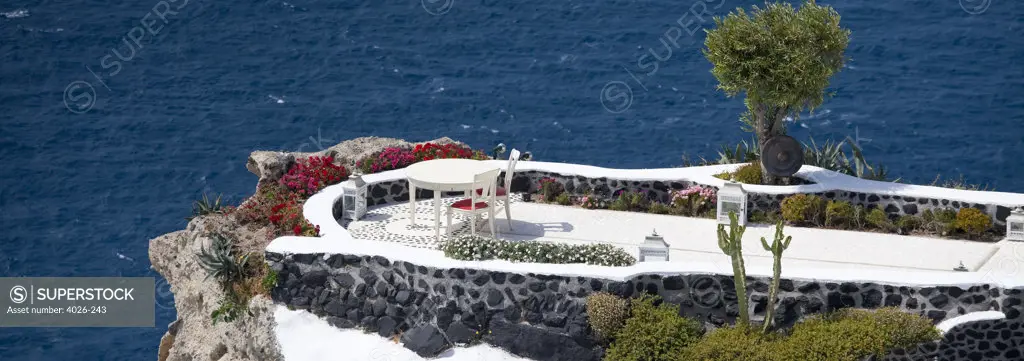Greece, Cyclades, Santorini Island, Oia, Tranquil coastal scene