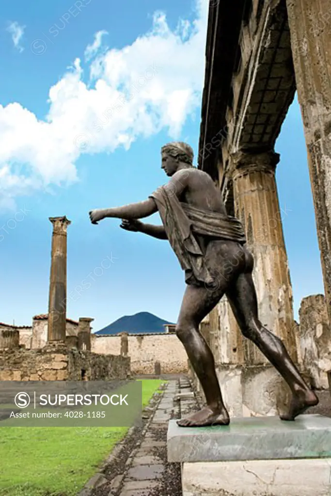 Pompeii, Itali, Naples, The ruins of Pompeii and the statue of Apollo.