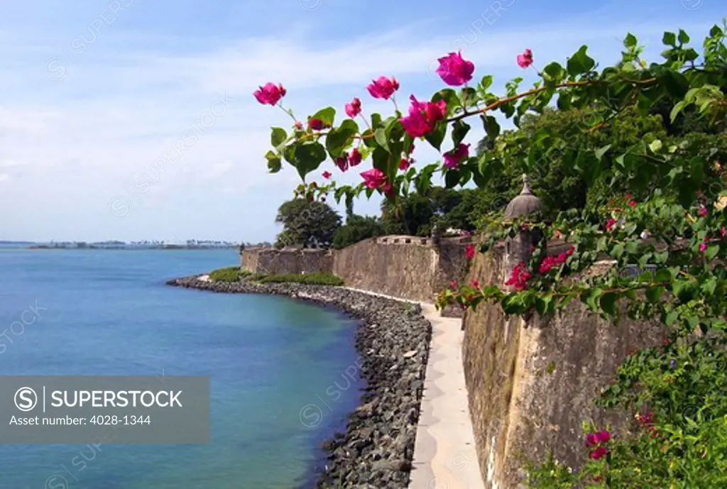 Puerto Rico, San Juan, Fort San Felipe del Morro, view of waterfront walkway.
