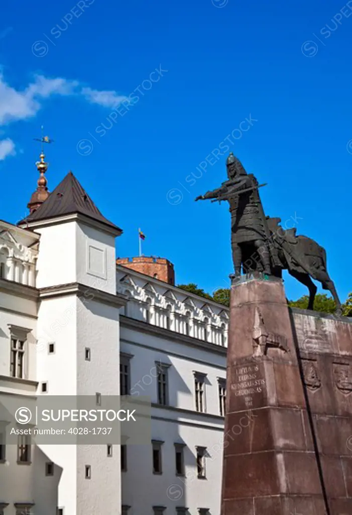Vilnius, Lithuania, Lietuva, Monument to Gediminas, the Grand Duke and Founder of Vilnius in Cathedral Square, with the Royal Palace of Lithuania and Gediminus Tower in the background.