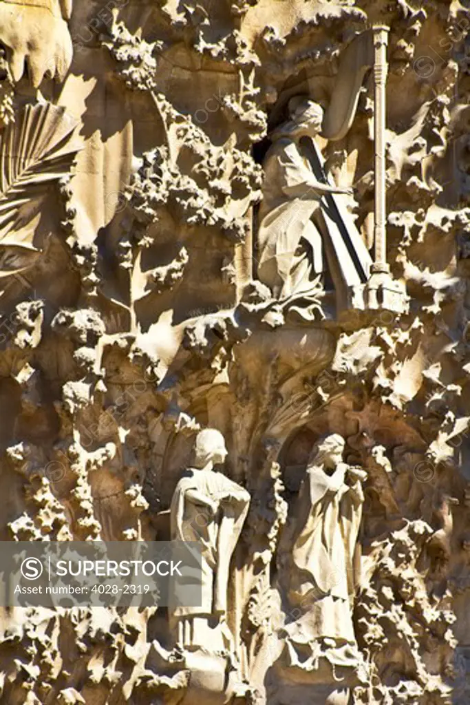 Spain, Catalonia, Barcelona, Sagrada Familia, statues and stonework of  the Nativity facade (Gaudi architect)