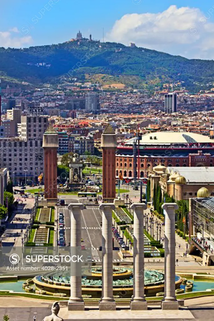 Barcelona, Catalonia, Spain, Palau Nacional, Avenida de la Reina Maria (Queen Maria Avenue) as seen from the National Palace of Montjuic