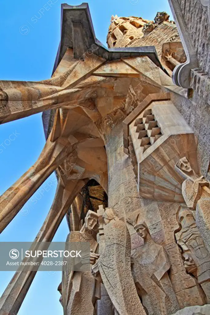 Barcelona, Catalonia, Spain, statues and stonework of  the Passion Facade of  the Temple of Sagrada Familia, by architect Josep Maria Subirachs. Mary and Joseph react to the judgement of Jesus.