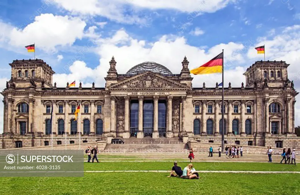 The facade ad dome of the Deutscher Bundestag, Reichstag, German parliament, Regierungsviertel government district, Berlin, Germany, Europe.