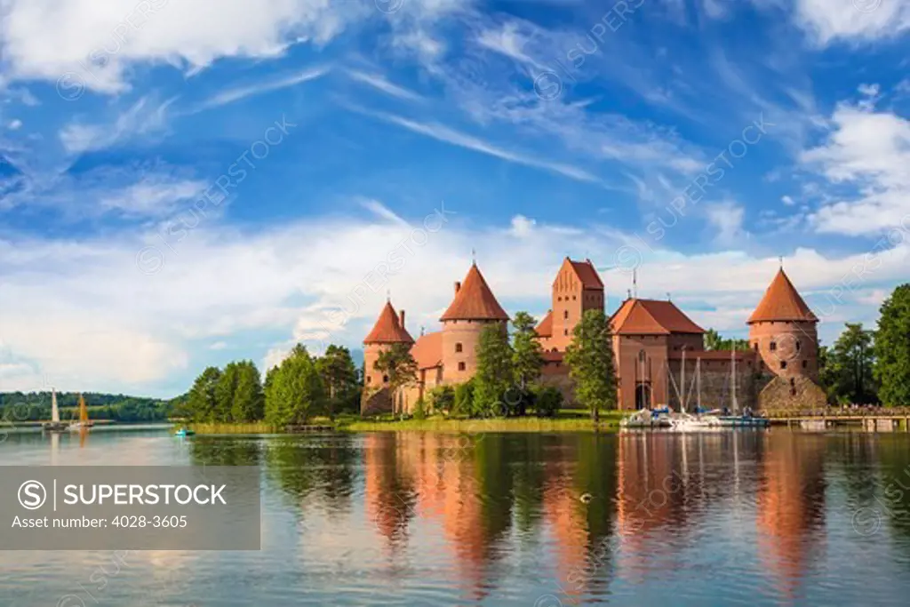 Lithuania, Vlinius, Trakai castle reflected in Galve lake