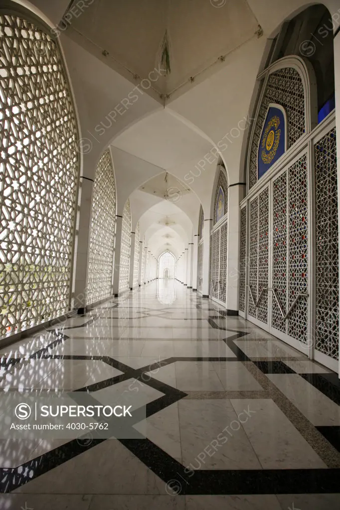 Sultan Salahuddin Abdul Aziz Mosque Interior, Shah Alam, Malaysia
