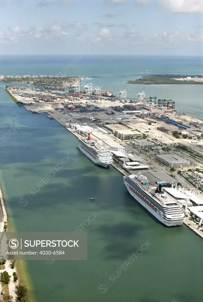 Cruise liners in the Port of Miami