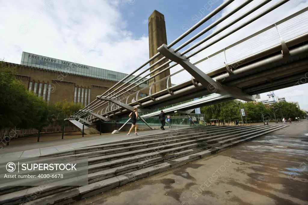 London Millennium Footbridge and the Tate Modern