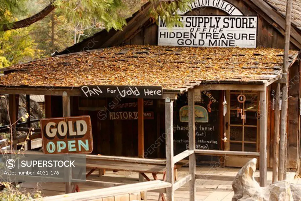Open signboard at gold mine office, Hidden Treasure Gold Mine, Columbia, Tuolumne County, California, USA