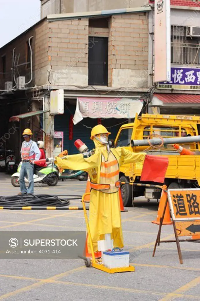 Taiwan, Kinmen County, Jincheng, Road workers and mannequin