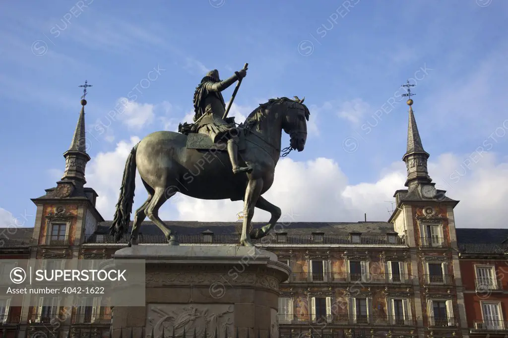 Statue of King Philip III in front of Casa De La Panaderia, Plaza Mayor, Madrid, Spain