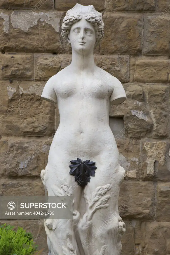 Marble statue of female nude outside Palazzo Vecchio, Piazza della Signoria, Florence, Tuscany, Italy, Europe