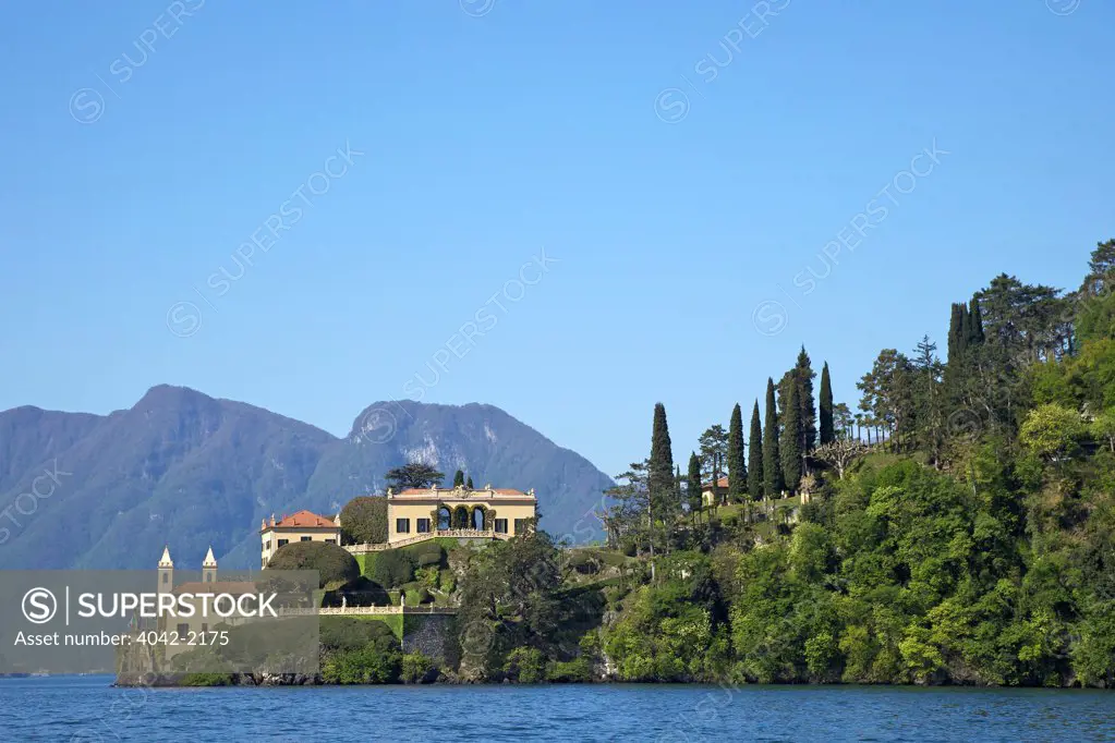 Italy, Lake Como, Villa del Balbianello on Punta di Lavedo in spring sunshine