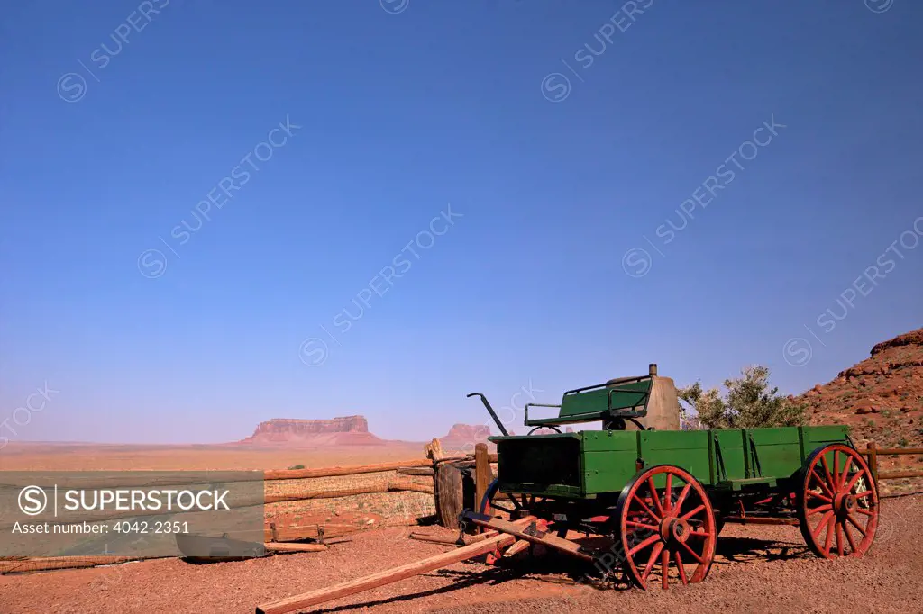 USA, Utah, Monument Valley Navajo Tribal Park, Historical wagon