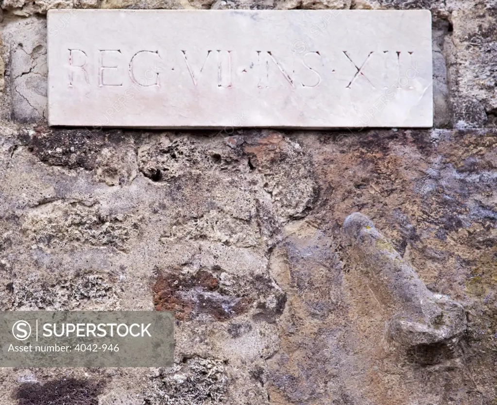 Roman phallic sign pointing to brothel location, Pompeii, Campania, Italy