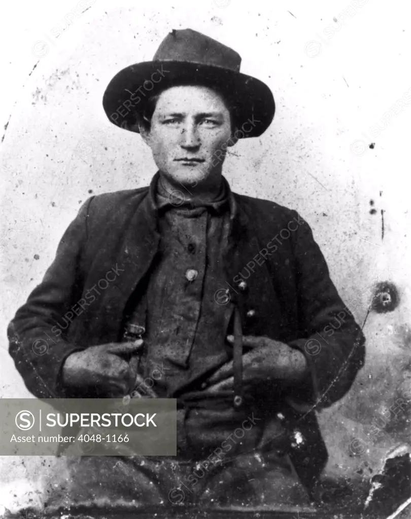 CIVIL WAR- An unidentified man volunteered for soldier during the Civil War. 1861