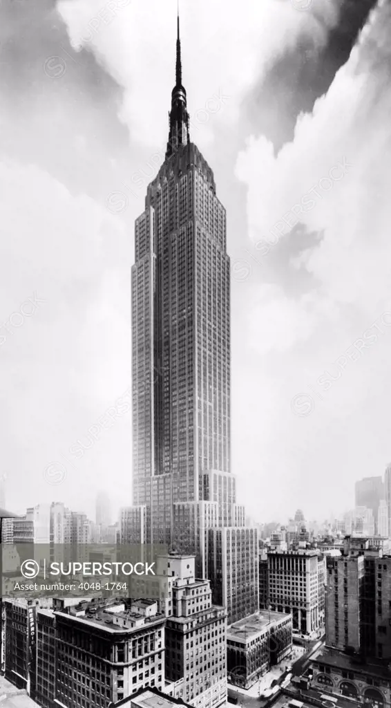 The Empire State Building, New York City, circa 1950s.  CSU Archives/Courtesy Everett Collection