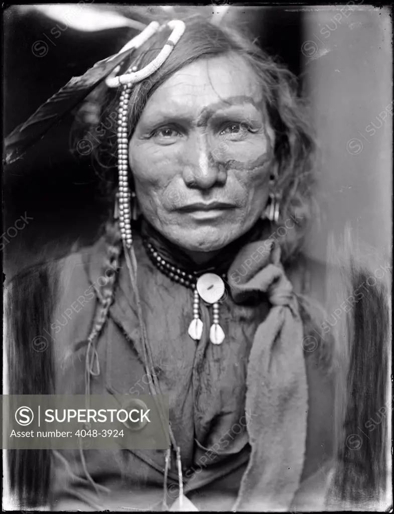 Wild West. Iron White Man, a Sioux Indian from Buffalo Bill's Wild West Show. Gertrude Käsebier, photographer, ca. 1900