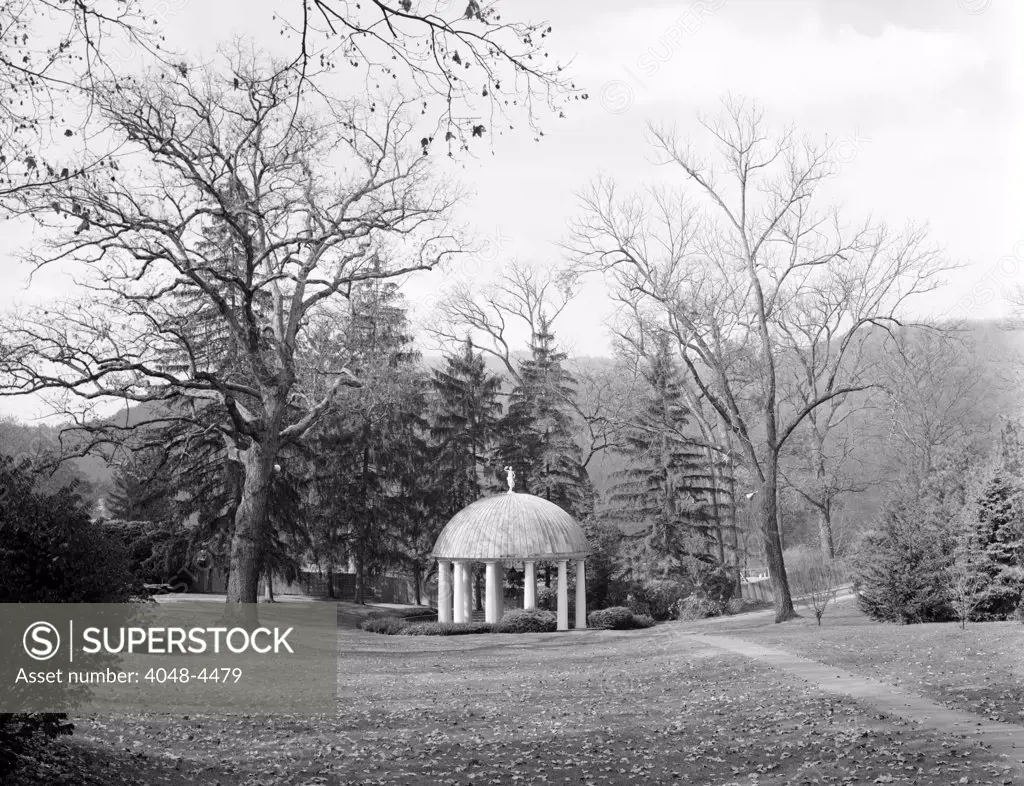 The Greenbrier, Spring House. White Sulphur Springs pavilion covers the complex's sulphur springs. West Virginia, 1830s, phot0 1983