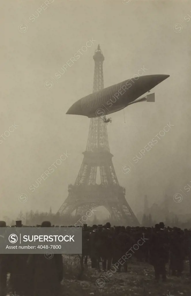 LA REPUBLIQUE a semi-rigid surveillance airship built for the French flying near the Eifel Tower. Paris ca. 1908. 0028u