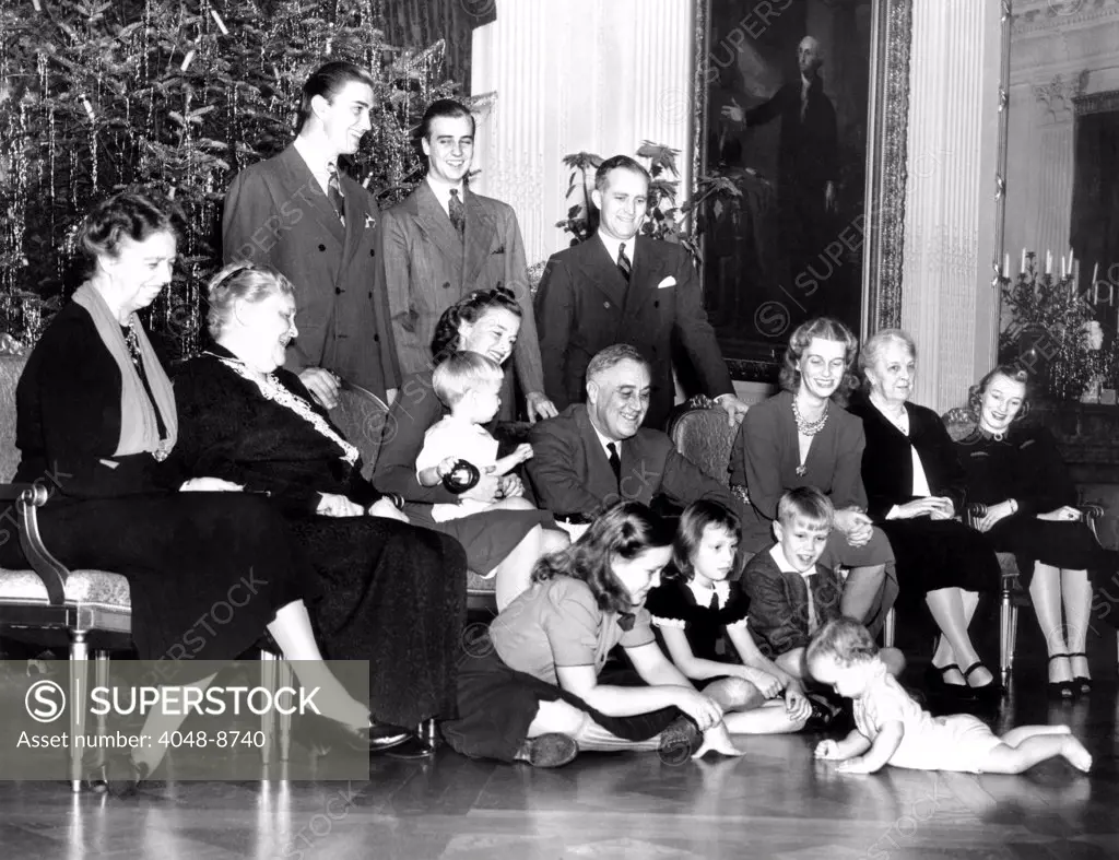 Franklin Roosevelt's Christmas family photo at the White House, 1939.