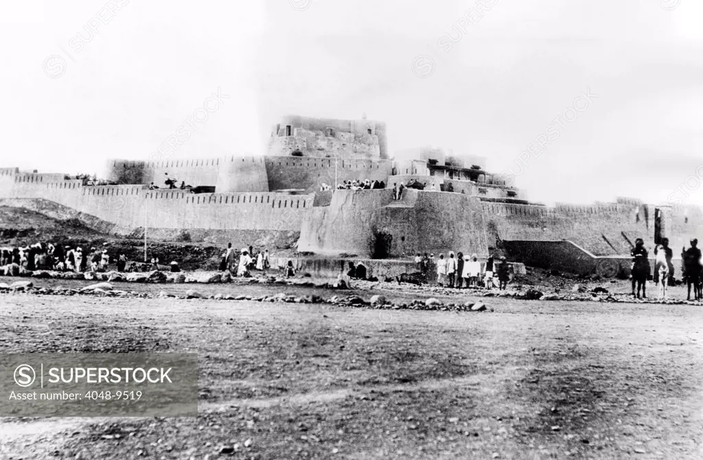 Jimrud Fort in the Khyber Pass, the strategic trail joining the Pakistani frontier with the Afghanistan's Hindu Kush mountains. Ca. 1930s.