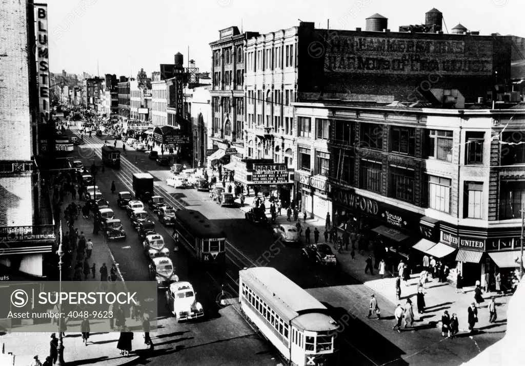 Harlem's famous thoroughfare, 125th street in 1943.