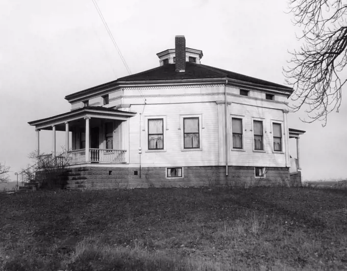 Octagonal house used for the Underground Railroad in New Lyme, Ohio. Photo taken in 1934